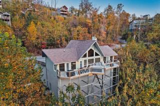 NEW Hosts HUGE Mountain Views | Hot Tub + Fire Pit - 4