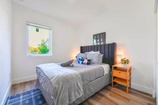 Spacious Townhouse with 2 Levels Close to Hard Rock Stadium - 8