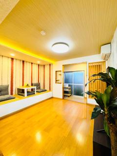 晶 距离车站步行5分钟 关西机场难波心斋桥直达 5 bedroom最多可住13人 超大客厅大电视有Netflix - 8