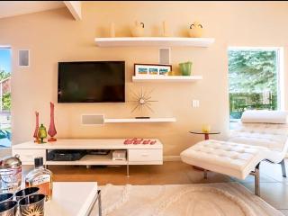 Navigate Stays Chic Desert Jewel w Pool & Firepit - 4