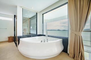 Raya Villa 2 Bed Beachfront Villa Private Pool - 9