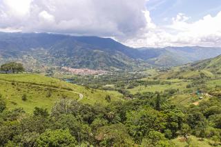 Hermosa Casa y Cabañas en Barbosa, Antioquia - 2