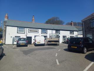 Commercial Inn - 1