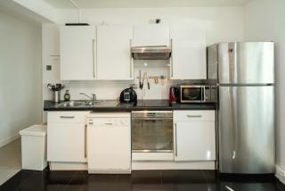 Spacious 4-Bed Flat Near Nine Elms Tube Station - 9