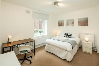 Spacious 4-Bed Home near Stockwell Tube Station - 7