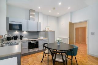 Modern Executive 2BR Apartment Heart of City of London - 1
