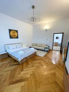 Central DreamHome Studio -Self check-in -Parcare gratuit - 8