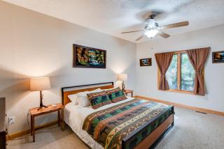 Fall Escape, Hot Tub, Fire Pit & Room for 12 - 6