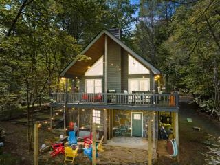 Bear Paw Retreat Theatre Hot Tub Sauna - 0
