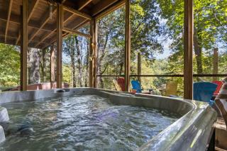 Bear Paw Retreat Theatre Hot Tub Sauna - 7