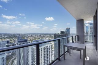 Stylish Apartments with Partial Ocean Views in Downtown! - 0