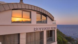 Reev Coffee Hotel - 3