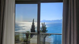 Reev Coffee House - 2