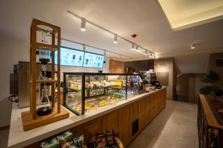 Reev Coffee House - 1