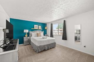 The StayBerry - Stay for 6 - 8