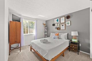 Columbus 3BR Home, 30-Night Minimum Stay, Sleeps 6 - 7