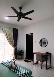 12pax Senai RestHome near Senai Airport - 2