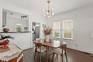 Hardy House Vintage Bungalow, Huge Yard! - 8