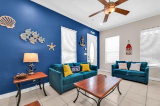 Beachfront Condo with Private Balcony & Pool - 5