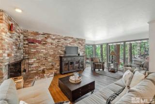 Sunny Lakeview Retreat - Private Beach Access - 0