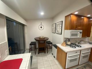 Sunny Lakeview Retreat - Private Beach Access - 7