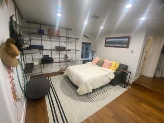 Sunny Lakeview Retreat - Private Beach Access - 2