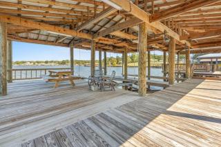Lake Escape Paradise Premier fishing getaway - 7