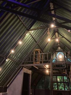 The Black Hut Villa - 4