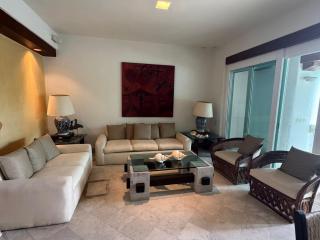 Exclusive Luxury Waterfront Villa in Marina Real - 8