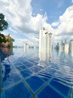 Majestic Residence Klcc by Like Home - 0