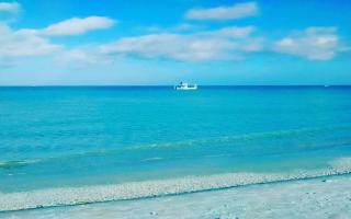 Romantic Beach Escape Steps to Sand & Sunset - 5