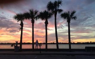Romantic Beach Escape Steps to Sand & Sunset - 2