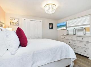 Book Me Baby! Wildflower Inn Siesta Key #4 Frangipani - 3