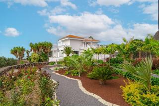 Exclusive villa with ocean and mountain views in San Miguel - 9