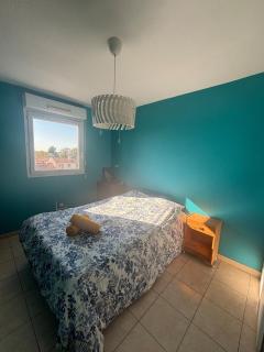 Le Tassigny-Spacious apartment-parking-wifi - 9