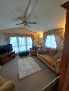 i7 Millfields 6 Berth Luxury Caravan DG & GCH Familys Only And Lead Person Must Be Over 30 - 4