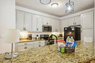 Spacious 3BR Apartment Near Universal - 2