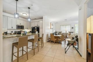 Spacious 3BR Apartment Near Universal - 1