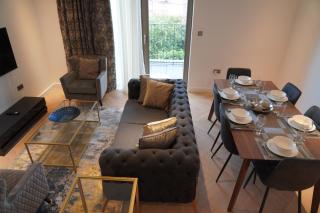 Stunning Morden Apartment Zone 3 Free Parking Prime location Sleeps Upto 6 - 0