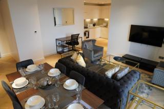 Stunning Morden Apartment Zone 3 Free Parking Prime location Sleeps Upto 6 - 1