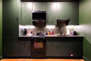 Hollyhock Suite 505 - 9
