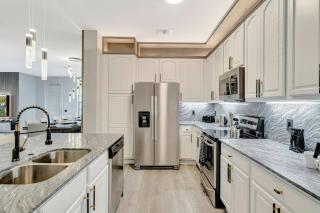 Family 4BR Apartment at Vista Cay - 2