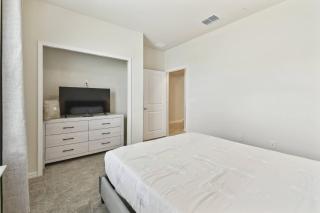 Private Pool Themed Bedrooms - 4