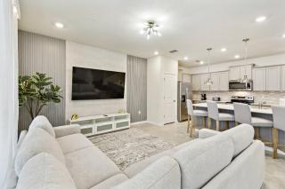 Private Pool Themed Bedrooms - 8