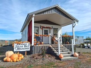 Granny Zola's Hideaway Bed & Breakfast - 6