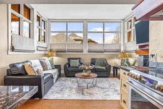 Cozy 2BR Retreat Mountain View with Pool and Hot Tub - 9