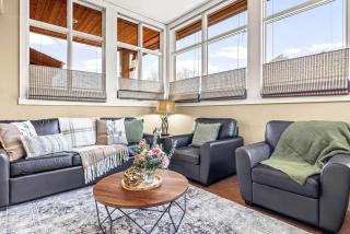 Cozy 2BR Retreat Mountain View with Pool and Hot Tub - 5