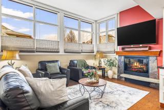 Cozy 2BR Retreat Mountain View with Pool and Hot Tub - 4