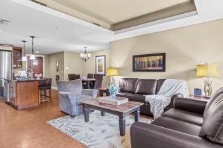 Spacious Rockies Escape near Banff Hot tub and Gym - 4