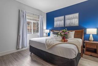 Spacious 2BR Oasis with Pool and Gym Close to Banff - 8
